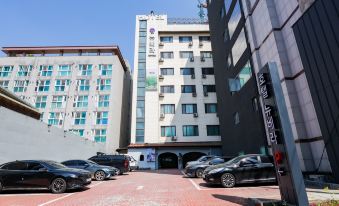 Hotel Newvera