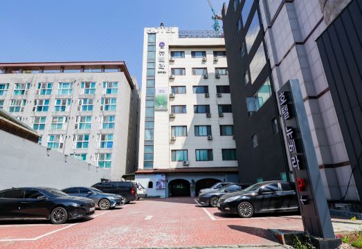뉴베라 호텔의 쾌적한 욕실
