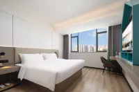 Ritzton International Hotel (Lingshui Haiyun Plaza) Hotels near Nanwan Monkey Islet