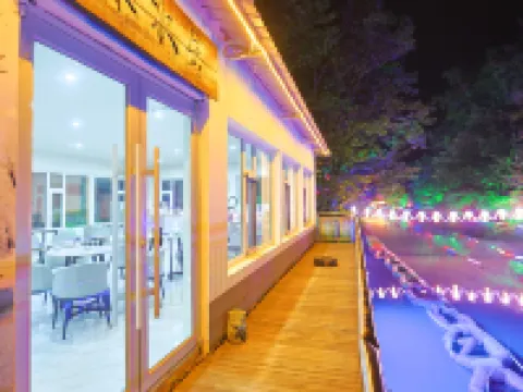 Linshuiju View Homestay (Changbai Mountain Magic World Scenic Area) โรงแรมในอันถู