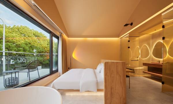 Wopai Designer Hotel (Suzhou Guanqian Street Yangyuxiang Subway Station Branch)