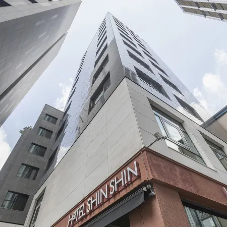 Seoul Hotel ShinShin Myeongdong Отели рядом с достопримечательностью «Бизнес-центр AIA Tower»