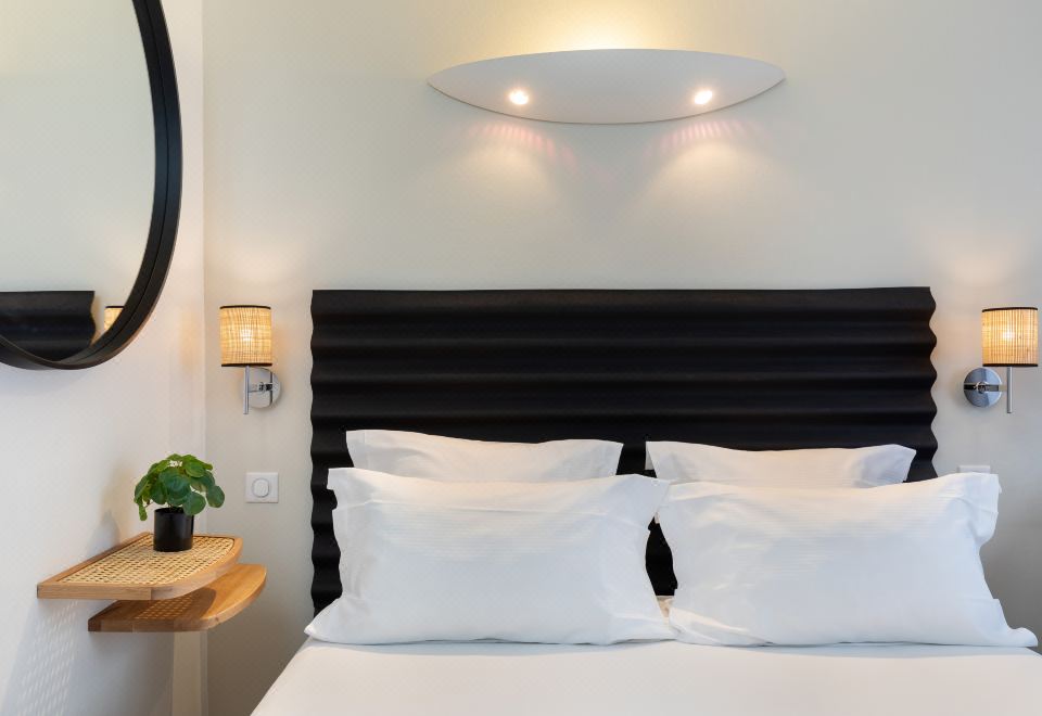 3. Hotel Ch..