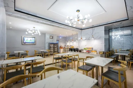 Borrman Hotel (Zhanjiang Dingsheng Plaza Seaside Park) Отели рядом с достопримечательностью «Techeng Island»