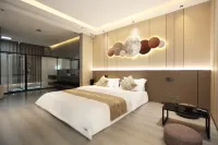 Luliang Erjie Jia Zai Shanchuan Homestay