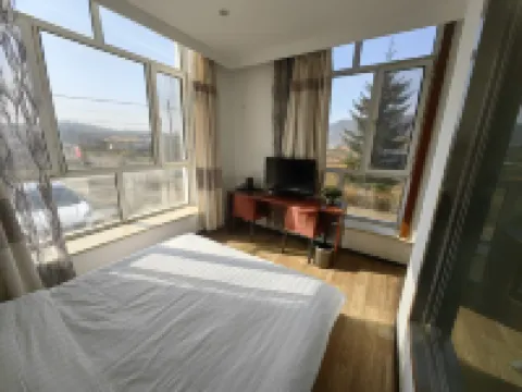 Oriental Holiday Inn Snow Town