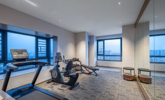 LiangZhi Huipin Hotel (Haikou Xiuying Exhibition Center)