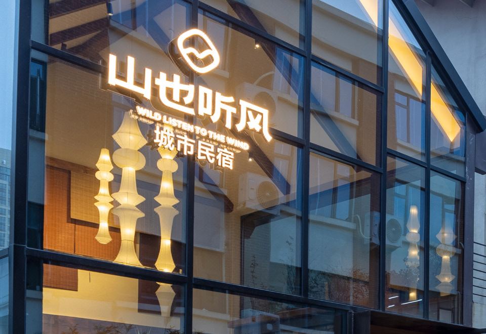1. Zhengzho..