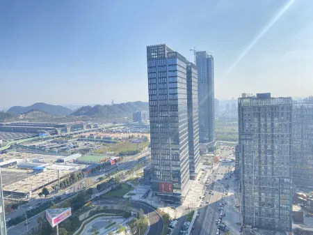 Sunlew Lychen | Pleasant Guanshanhu Cityscape Select Hotel (Guiyang North Railway Station) Отели рядом с достопримечательностью «Jinyang Gymnasium»