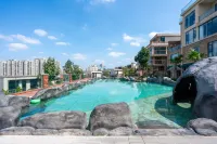 Twin Stay · Wubanshan Swimming Pool Resort Hotel - Parkplatz