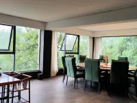 Looking for a mountain viewing season in Chongqing Hotels near Shapingba
