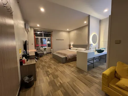 Metropolitan Select Hotel Отели в г. Линьси