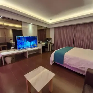 King Hotel TW 鄰近桃園中正公園的酒店