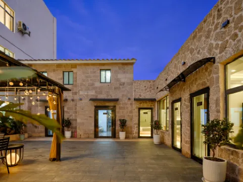 Weizhou Island jackfruit seascape resort manor (Nanwan Shiluokou beach scenic spot store） Отели рядом с достопримечательностью «Great Palace»