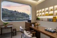 Huahai Shanyu PANORAMA·FLOWERS 270° Scenic Autumn Sun Design Boutique Stay (Huangling Scenic Area) - Morgenmad