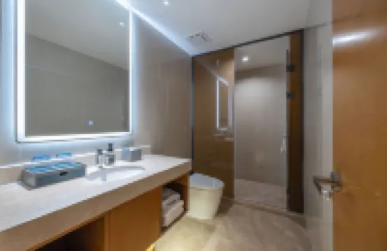 Four Seasons Qingteng Hotel (Ningbo Railway Station Engineering College Cuibai)
