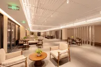 Qiyunshan Yuehua Resort Hotel (Qiyunshan Mountain Ecological And Cultural Tourism Zone) - parking