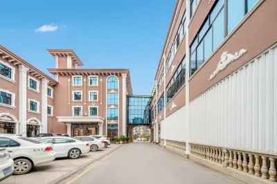 瀾季飯店 地下長河景區附近的飯店