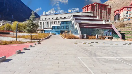 FENGXINGYIHOTEL Отели рядом с достопримечательностью «Weise Temple»