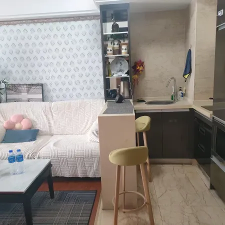 Foshan Lingnan Xiaozhu Smart Homestay (Zumiao Subway Station Boton City Branch)