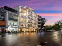 Elegant Hotel Отели рядом с достопримечательностью «Сигнальная Башня»