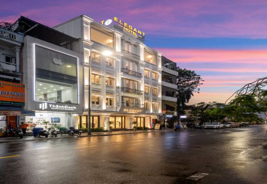 3. 엘레강트 호텔..