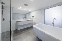 Hotel Grand Chancellor Brisbane - balcony