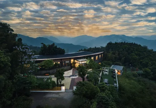Jiayang Group, Wohong Village, Yuyao, Zhejiang, China, 450 meters north of Maohuping