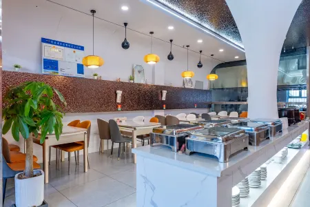 Beitun Hongjingtian Hotel