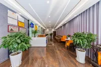 7Days Inn Hotel (Langzhong Ancient Town Center) - parkir