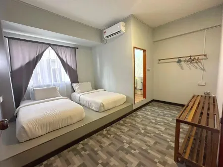 MONAlisa Guest House Отели рядом с достопримечательностью «Semporna Ocean Tourism Centre»