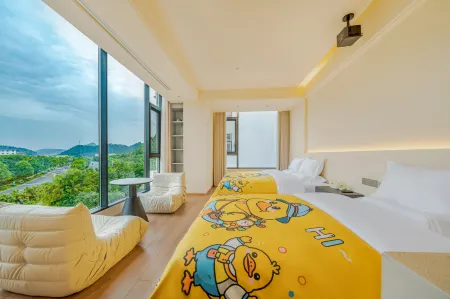 Pillow Creek Yalu Hotel (Huangguoshu Waterfall Scenic Area)