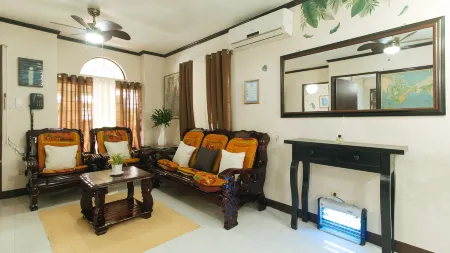 Jb's Transient House Отели рядом с достопримечательностью «Diocesan Shrine of the Immaculate Conception»