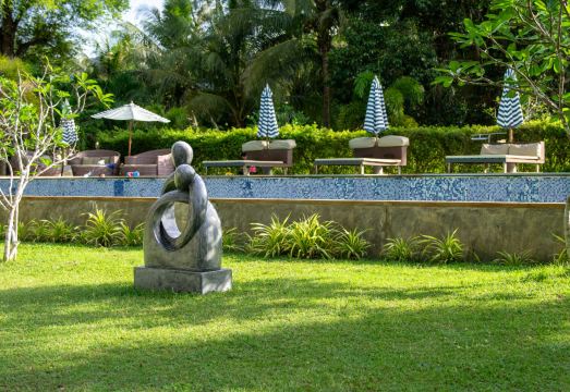 3. 롱 비치 샬레..