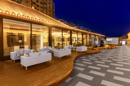 Zixiangyuan Homestay (Chahar Square Store) Отели рядом с достопримечательностью «Wulanhada Volcano Geopark»