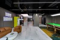 Huancheng Cloud E-sports Movie Hotel (Shijiazhuang Station Tatan Commercial City Store)