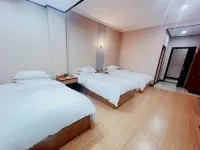Yinghua Business Hotel (Huizhou Boluo New World Shopping Plaza Branch) - Esports