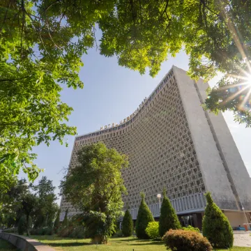 Hotel Uzbekistan Отели рядом с достопримечательностью «Свято-Успенский Кафедральный Собор»