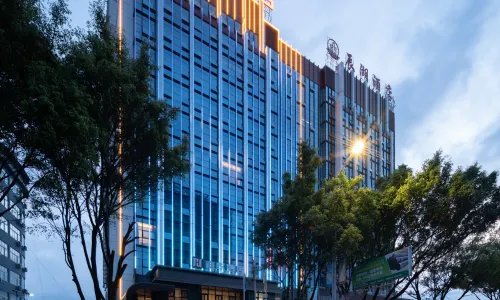 Lincang Jiahua Hotel (Yulong Lake Park)