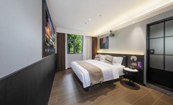 Shenzhen Futian Yixin Hotel (Jingtian Subway Station)