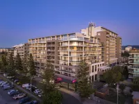 Sage Hotel Wollongong فنادق في Coniston