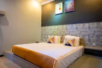 Dhanesvara Holistic Villa Batu - สระว่ายน้ำส่วนตัว