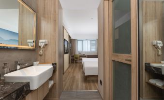 Yilong Anyun Hotel (Rudong Chahe Middle School)