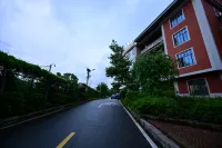 Banshan Guest House (Quanzhou Railway Station Branch) - parking