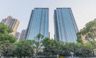 Honey nest B & B (Wuhan University East Lake store)