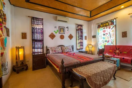 Varinda Resort Отели рядом с достопримечательностью «Dipabhavan Meditation Center»