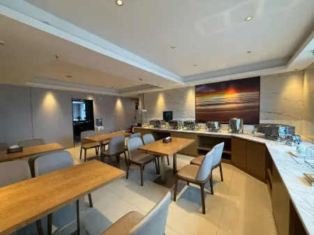 Yiju Yue Hotel (Loudi Railway Station Gymnasium Branch) Отели рядом с достопримечательностью «Loudi Vocational and Technical College»