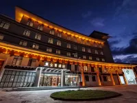 Quanjin Hotel (Gyirong Town) - موقف سيارات