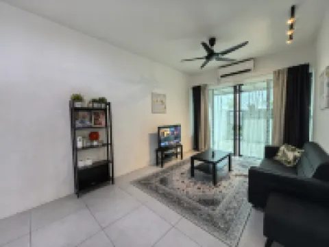 Royal Comfort Suite Meritus (near swimming pool)