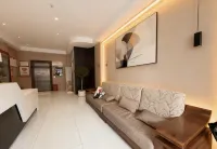 Huayi Hotel (Minquan Renmin Road)